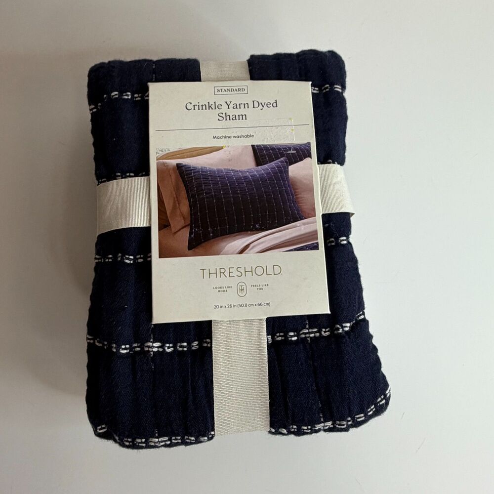 Navy Blue White Threshold Crinkle Yarn Dyed Standard Pillow Sham 20x26 NWT